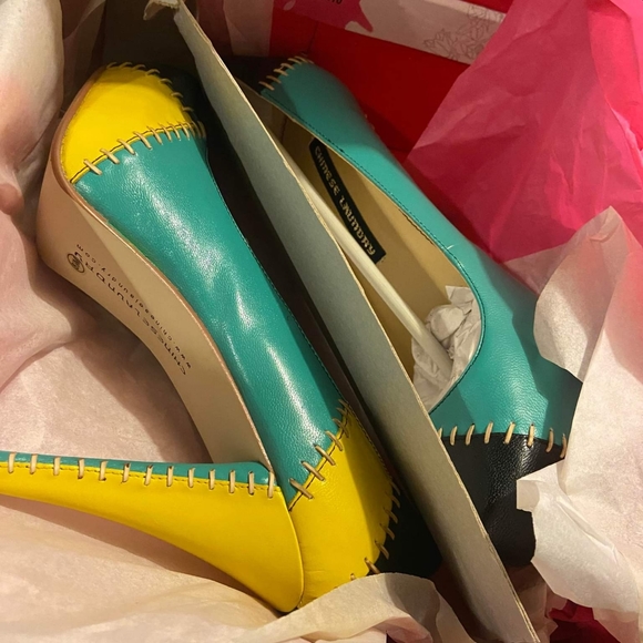 New multicolor Chinese laundry heels Msrp $40 - Picture 3 of 10